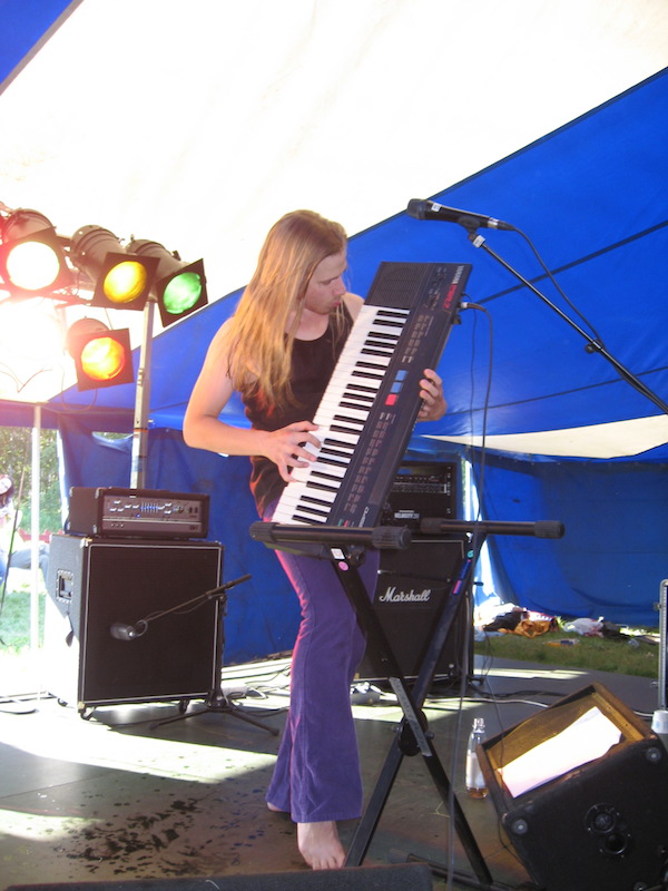 2006muhelinkeytar.jpg 2006muhelinkeytar.jpg